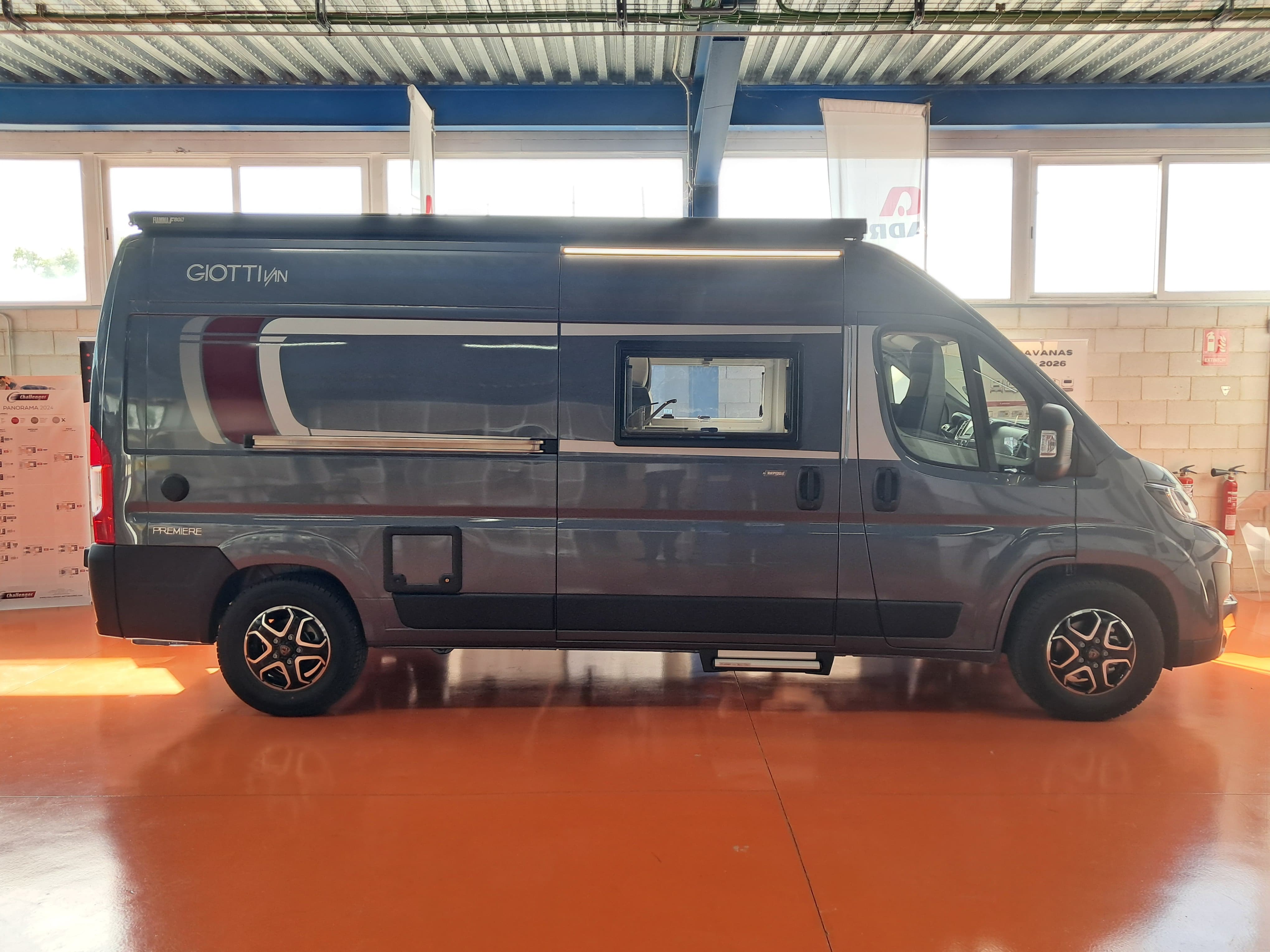 GIOTTILINE GIOTTIVAN 60T 140 PREMIERE EDITION PRIVILEGE GRIGIO FERRO METAL PEUGEOT BOXER 2025 1 GIOTTILINE GIOTTIVAN 60T 140 PREMIERE EDITION PRIVILEGE GRIGIO FERRO METAL PEUGEOT BOXER 2025 1