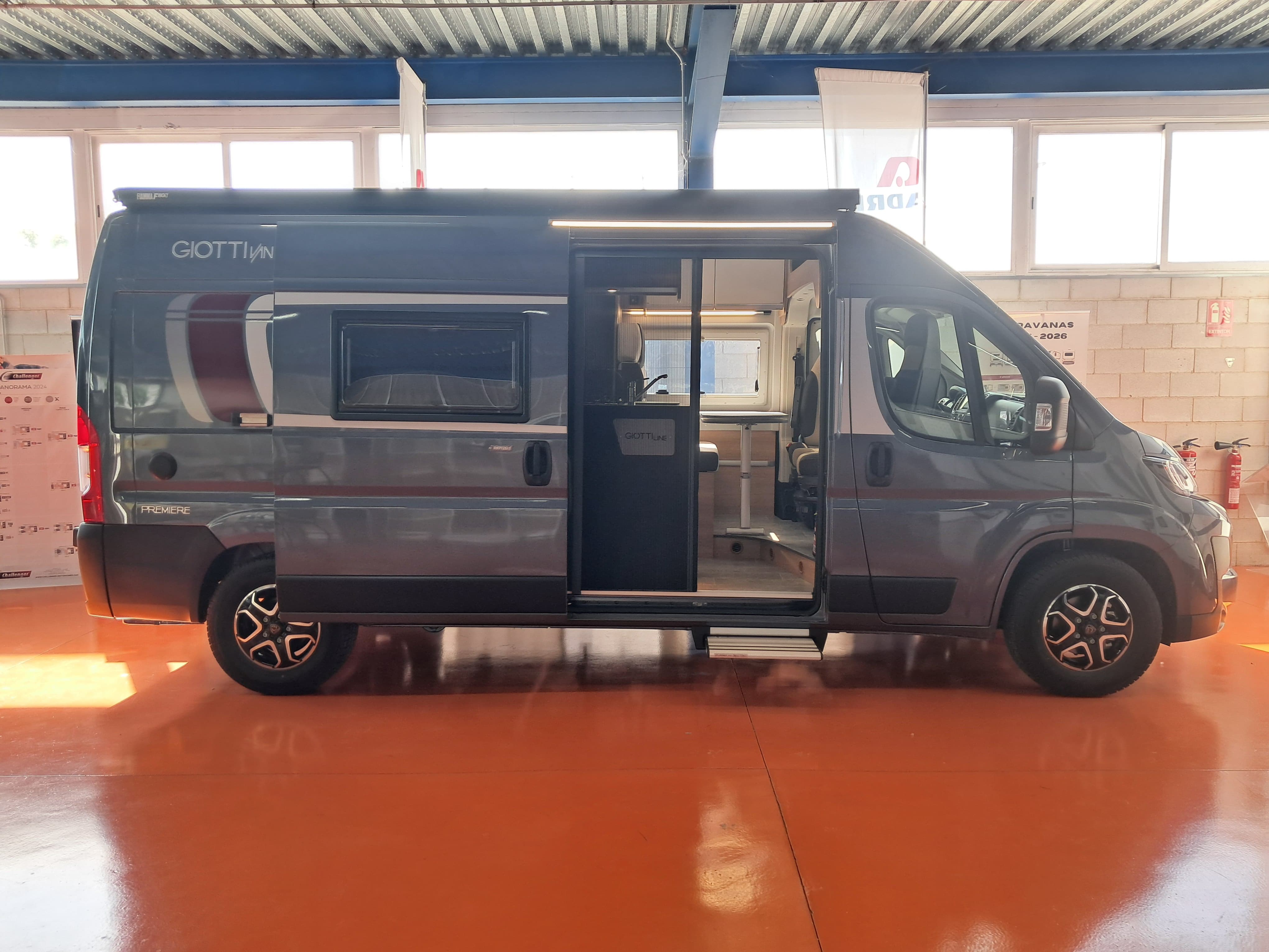 GIOTTILINE GIOTTIVAN 60T 140 PREMIERE EDITION PRIVILEGE GRIGIO FERRO METAL PEUGEOT BOXER 2025 10 GIOTTILINE GIOTTIVAN 60T 140 PREMIERE EDITION PRIVILEGE GRIGIO FERRO METAL PEUGEOT BOXER 2025 10