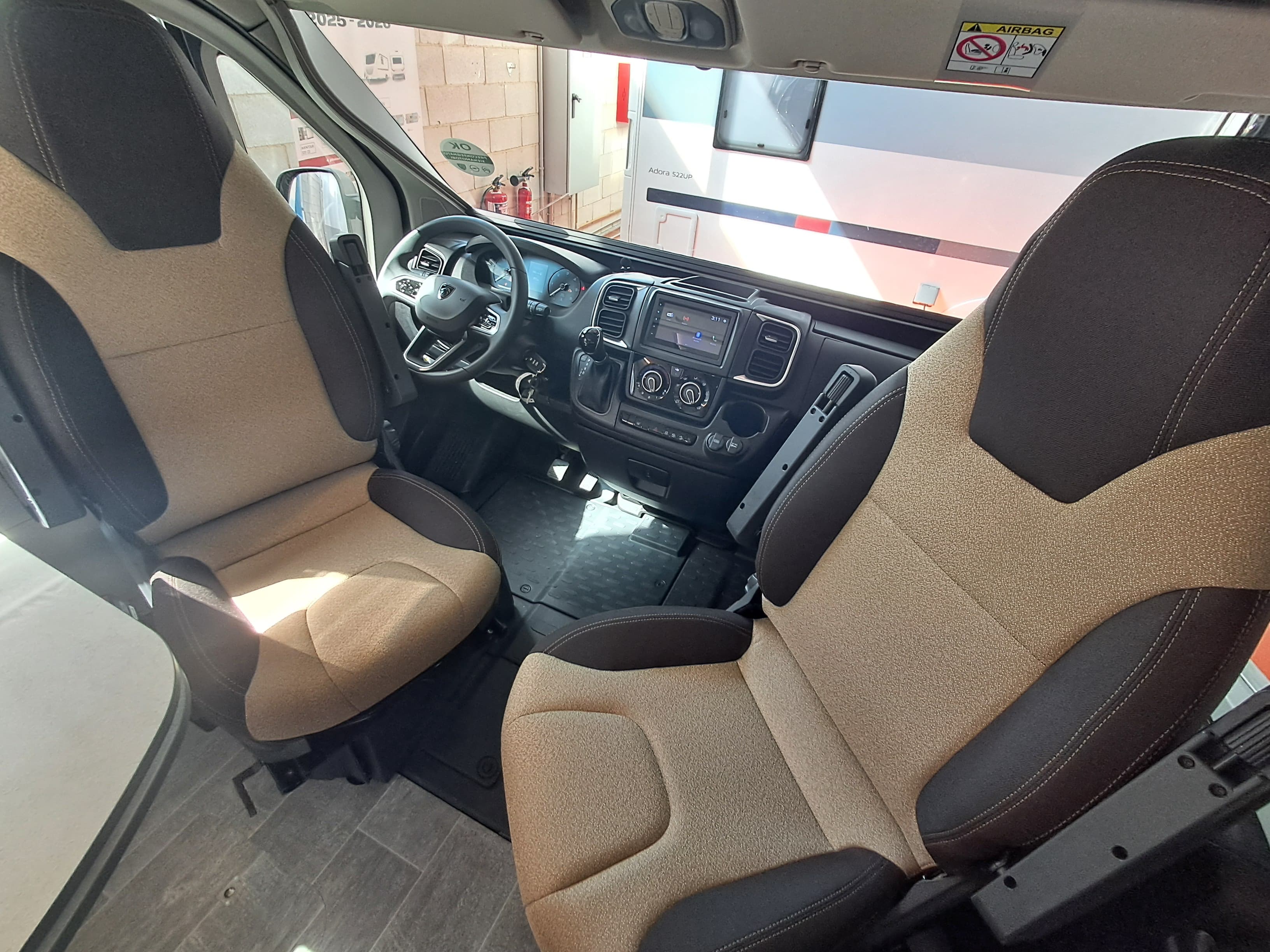 GIOTTILINE GIOTTIVAN 60T 140 PREMIERE EDITION PRIVILEGE GRIGIO FERRO METAL PEUGEOT BOXER 2025 13 GIOTTILINE GIOTTIVAN 60T 140 PREMIERE EDITION PRIVILEGE GRIGIO FERRO METAL PEUGEOT BOXER 2025 13