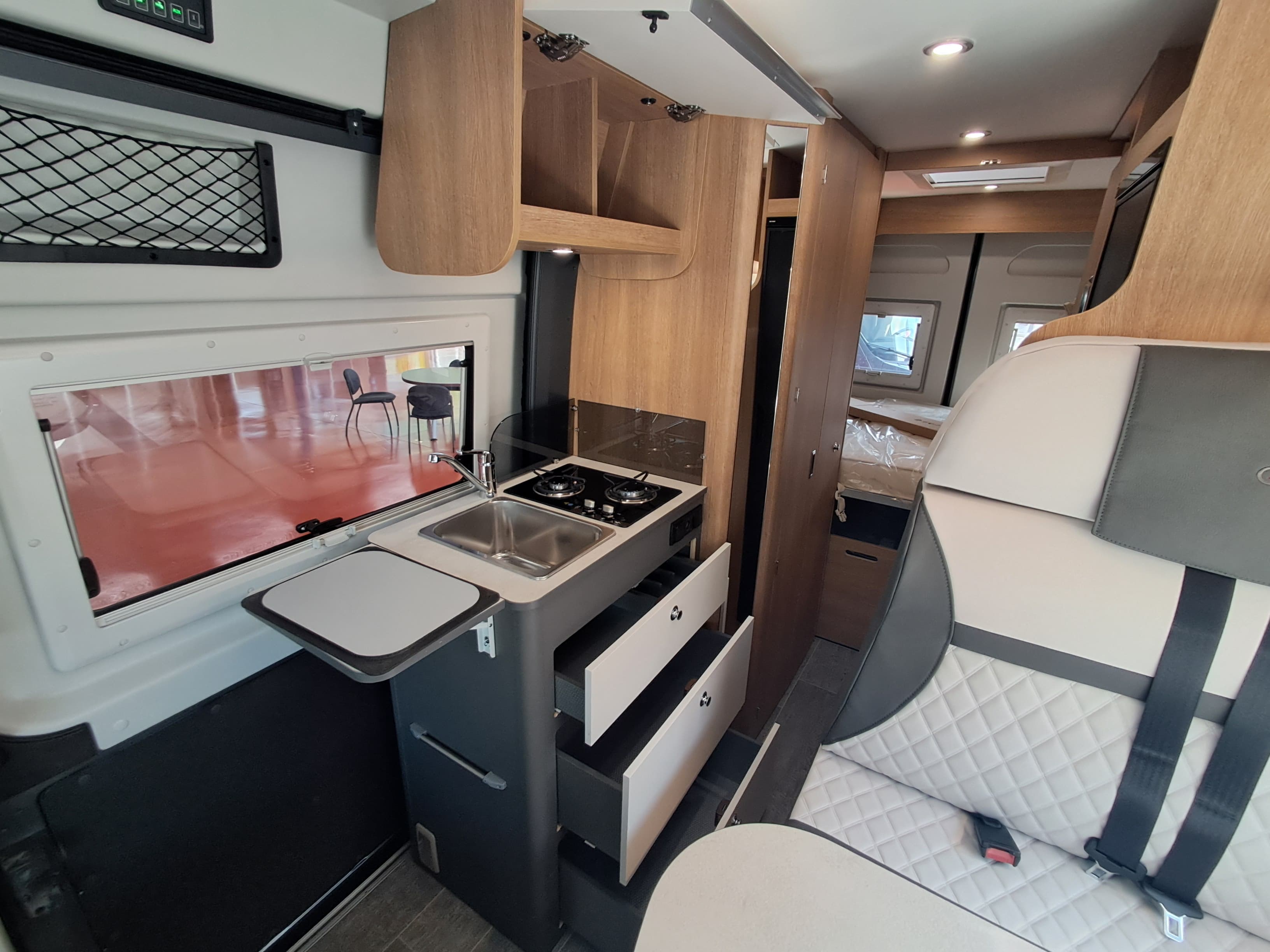 GIOTTILINE GIOTTIVAN 60T 140 PREMIERE EDITION PRIVILEGE GRIGIO FERRO METAL PEUGEOT BOXER 2025 18 GIOTTILINE GIOTTIVAN 60T 140 PREMIERE EDITION PRIVILEGE GRIGIO FERRO METAL PEUGEOT BOXER 2025 18