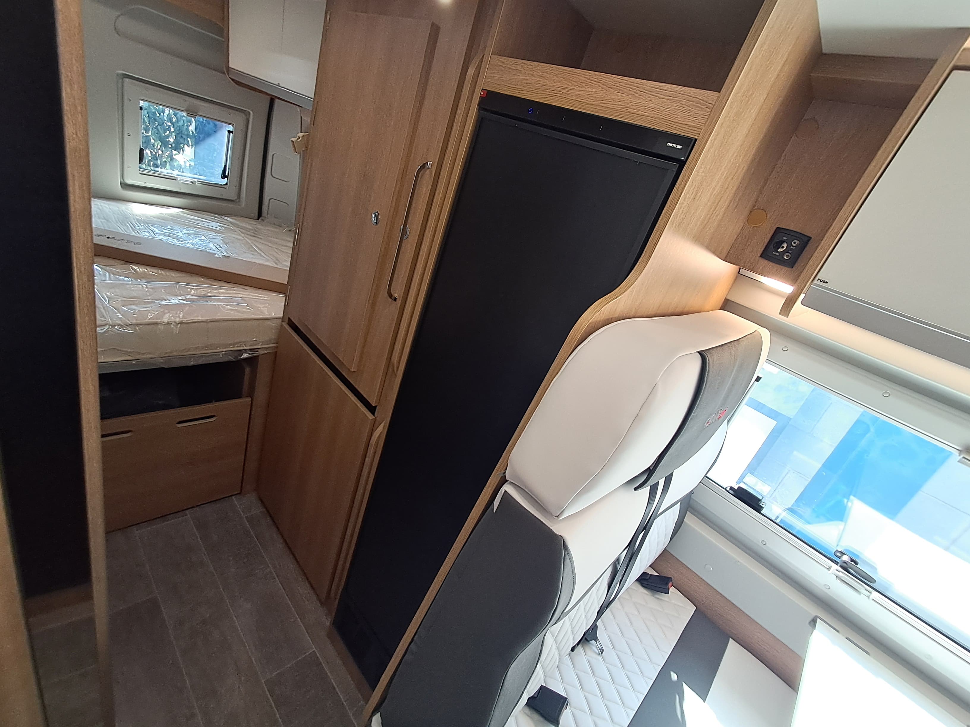 GIOTTILINE GIOTTIVAN 60T 140 PREMIERE EDITION PRIVILEGE GRIGIO FERRO METAL PEUGEOT BOXER 2025 19 GIOTTILINE GIOTTIVAN 60T 140 PREMIERE EDITION PRIVILEGE GRIGIO FERRO METAL PEUGEOT BOXER 2025 19