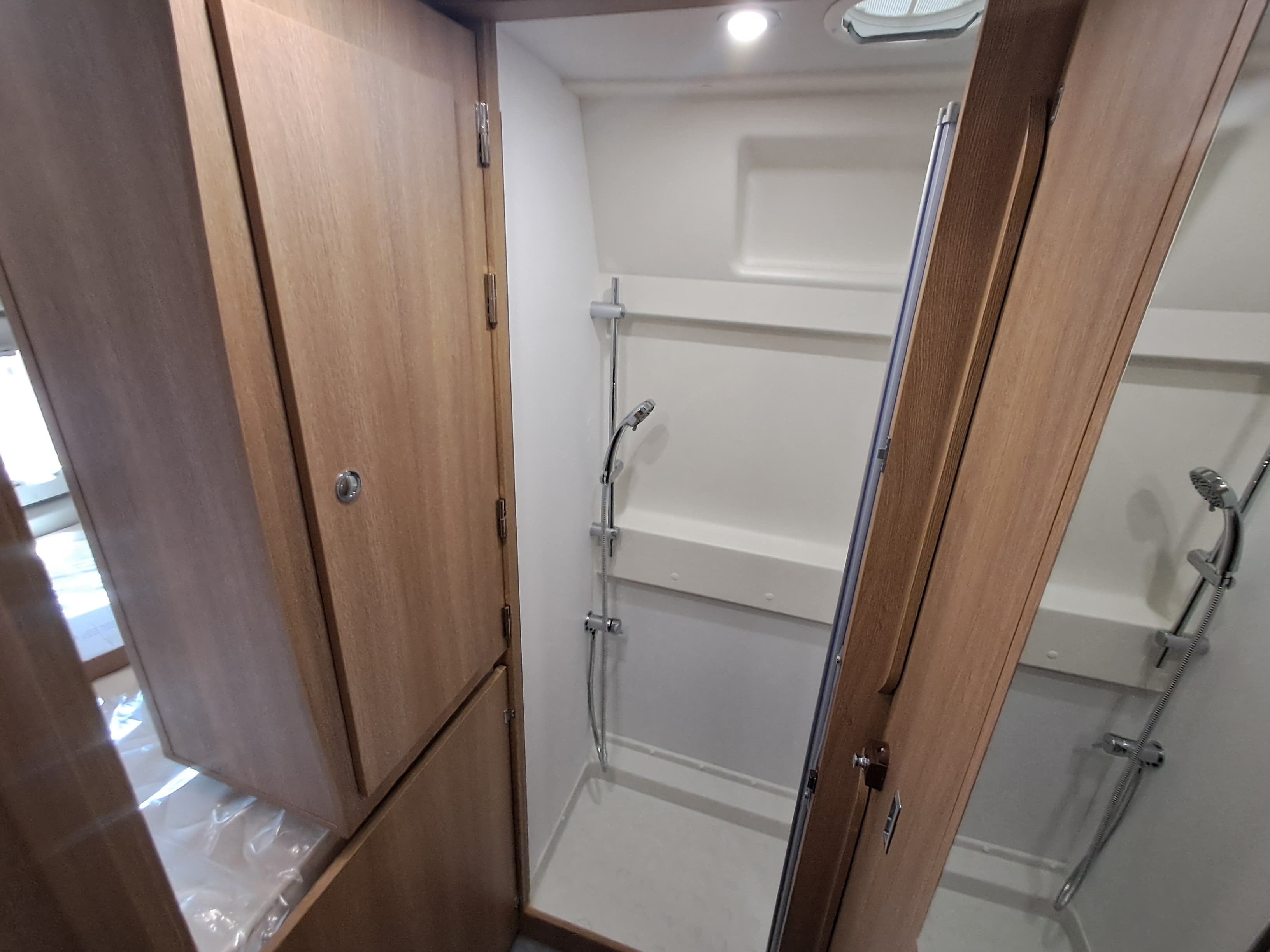 GIOTTILINE GIOTTIVAN 60T 140 PREMIERE EDITION PRIVILEGE GRIGIO FERRO METAL PEUGEOT BOXER 2025 28 GIOTTILINE GIOTTIVAN 60T 140 PREMIERE EDITION PRIVILEGE GRIGIO FERRO METAL PEUGEOT BOXER 2025 28