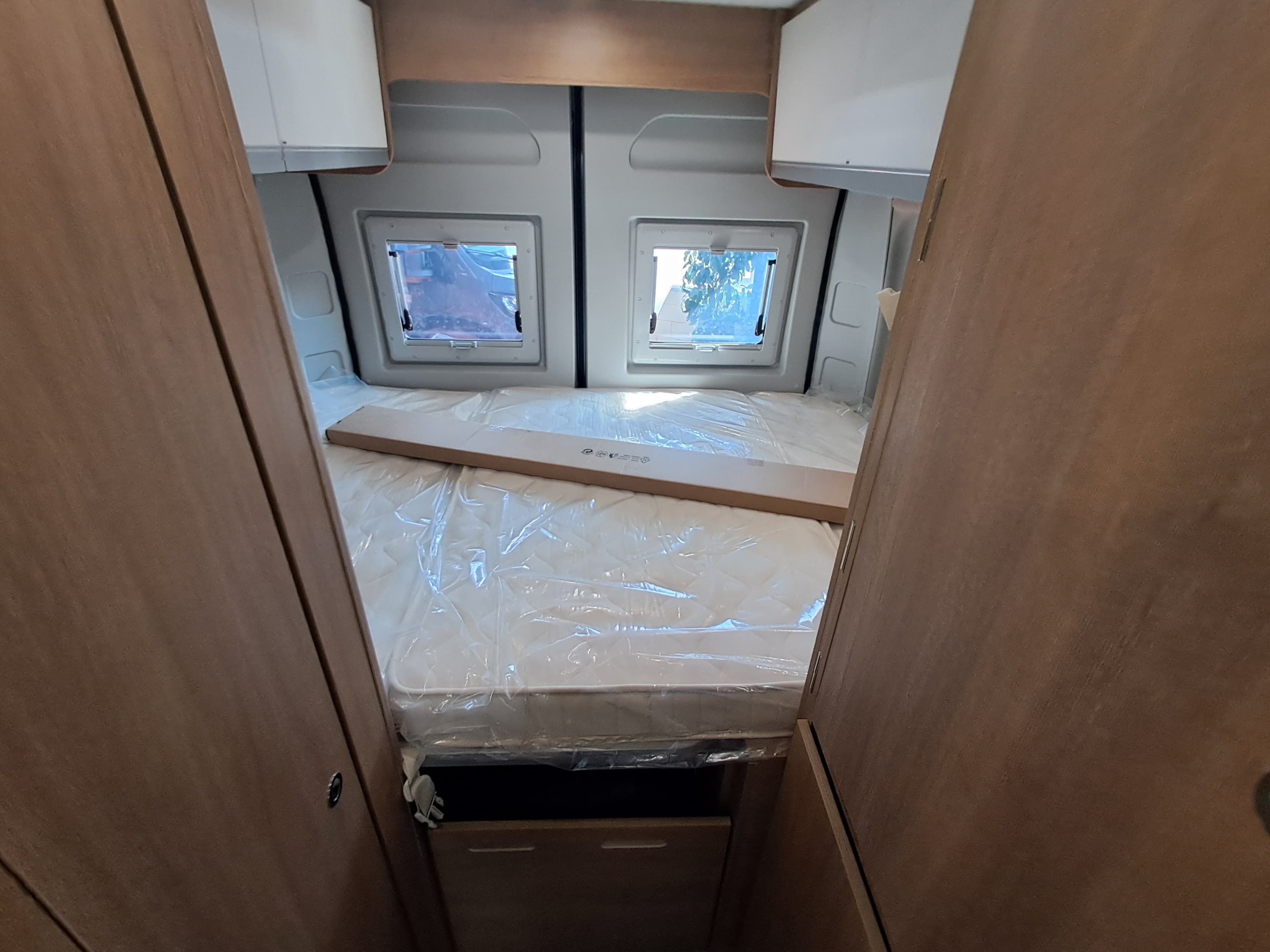 GIOTTILINE GIOTTIVAN 60T 140 PREMIERE EDITION PRIVILEGE GRIGIO FERRO METAL PEUGEOT BOXER 2025 31 GIOTTILINE GIOTTIVAN 60T 140 PREMIERE EDITION PRIVILEGE GRIGIO FERRO METAL PEUGEOT BOXER 2025 31