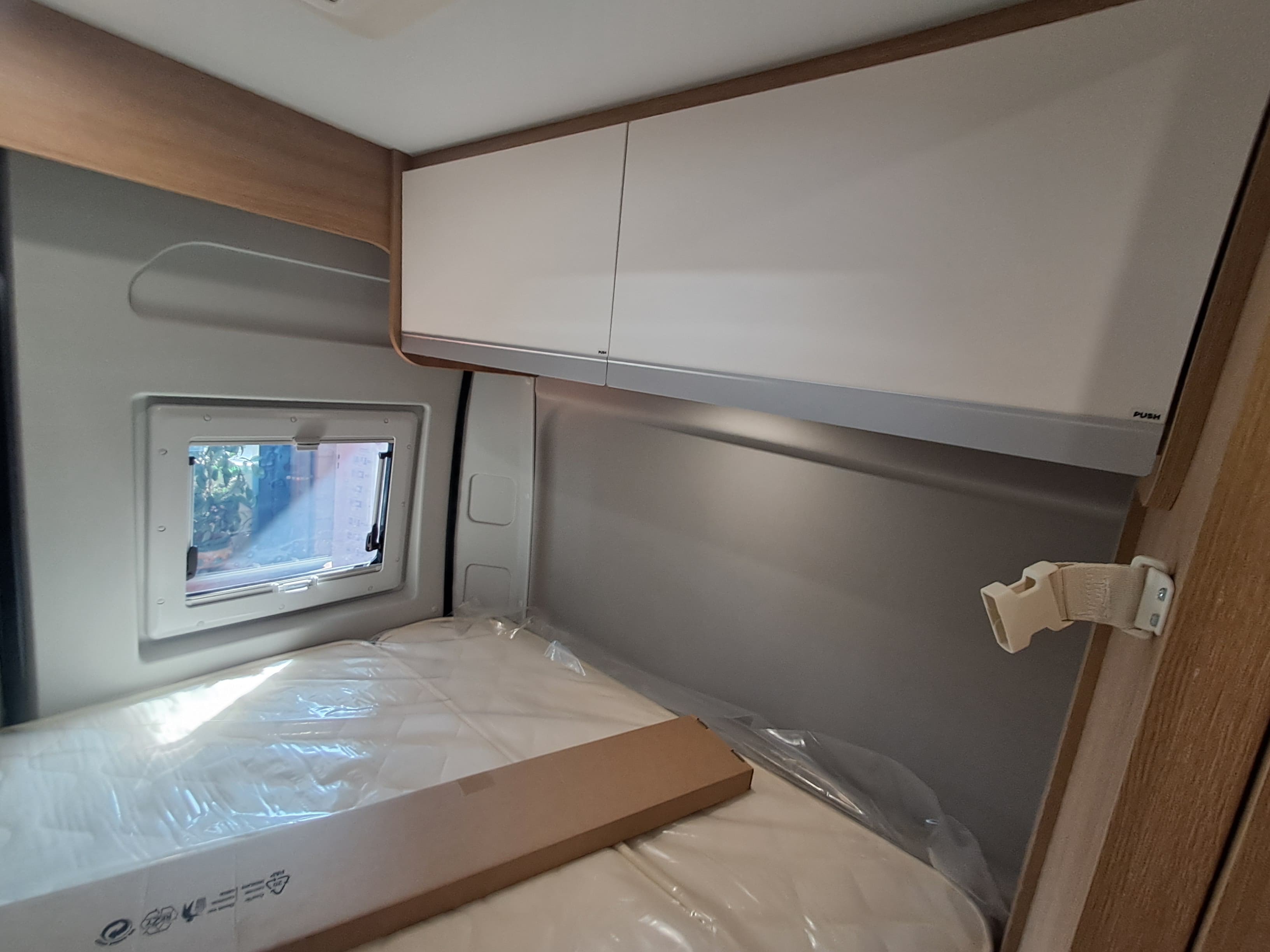 GIOTTILINE GIOTTIVAN 60T 140 PREMIERE EDITION PRIVILEGE GRIGIO FERRO METAL PEUGEOT BOXER 2025 33 GIOTTILINE GIOTTIVAN 60T 140 PREMIERE EDITION PRIVILEGE GRIGIO FERRO METAL PEUGEOT BOXER 2025 33